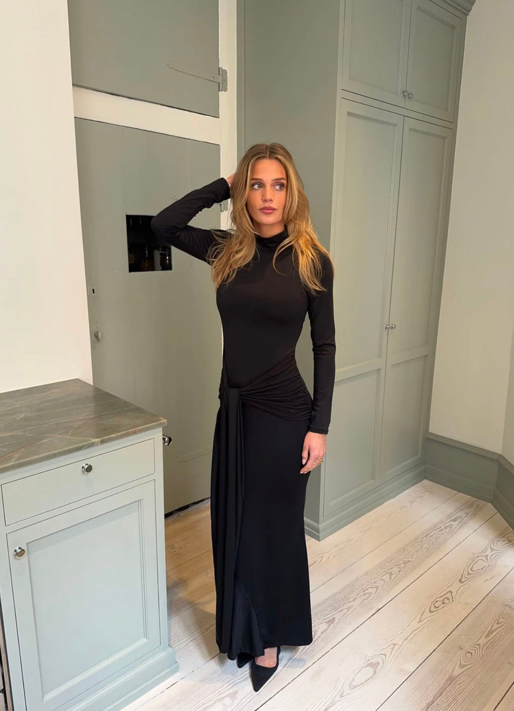 Silia Maxi in Black
