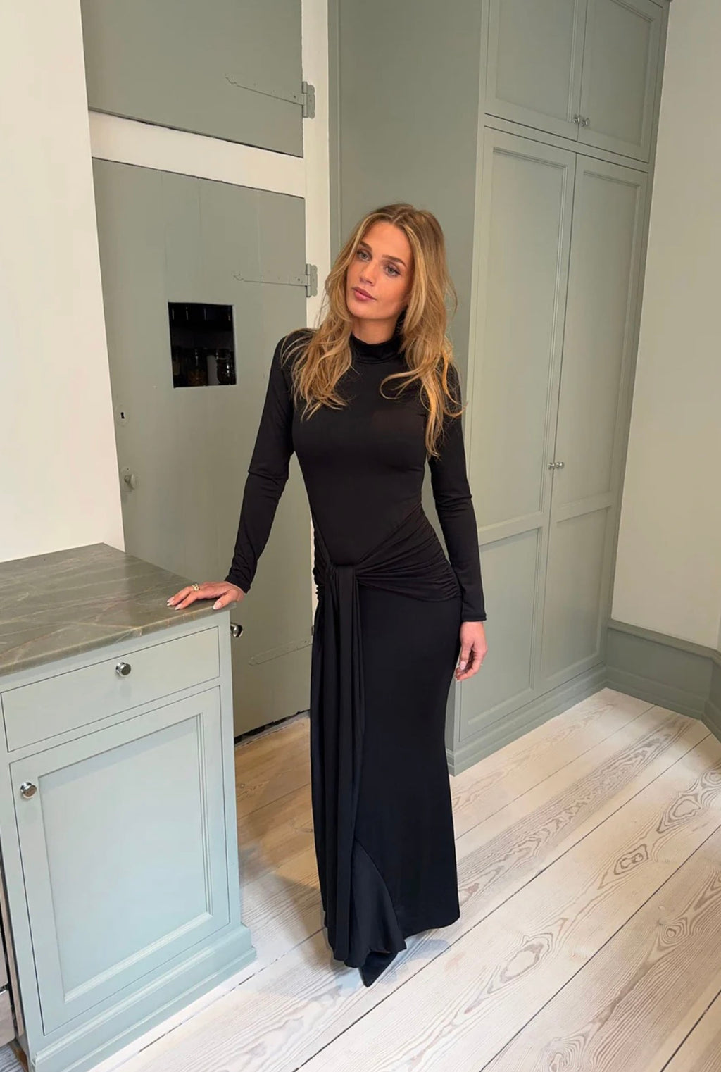 Silia Maxi in Black
