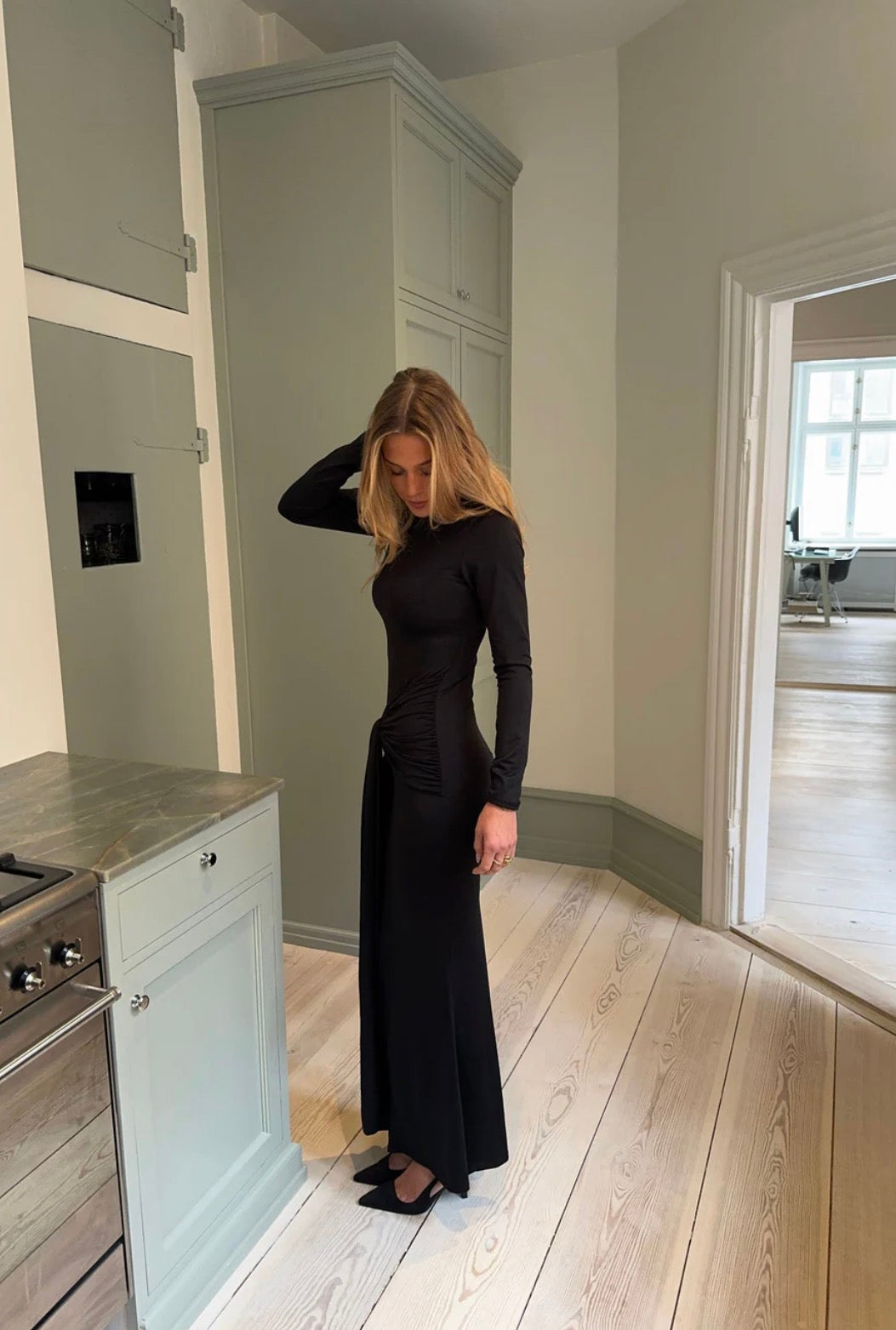 Silia Maxi in Black