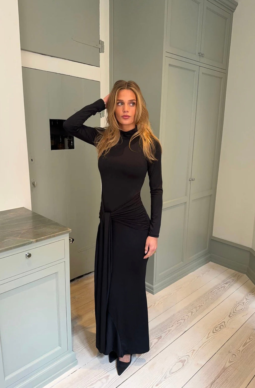 Silia Maxi in Black